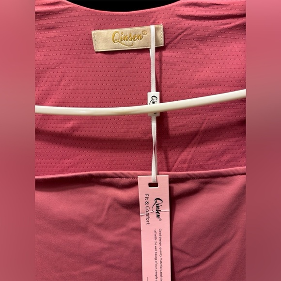 QINSE Pink Form-Fitting Romper with Square Neckline - Picture 7 of 7